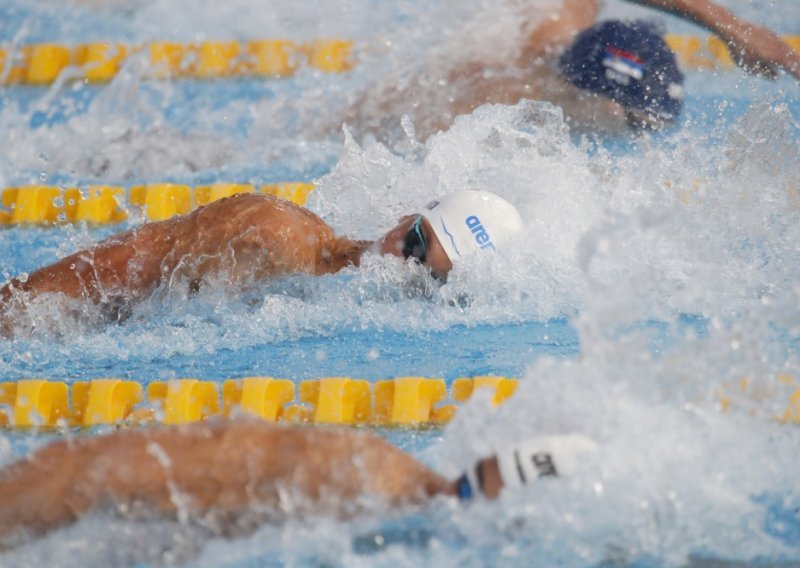 Hrvatska štafeta na 4x100m slobodno s novim rekordom izborila finale EP-a