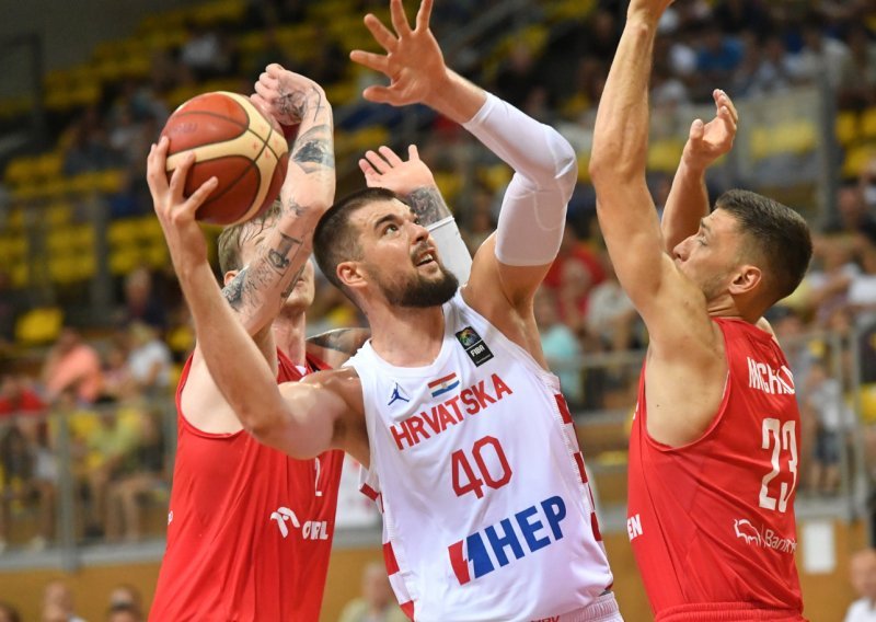 Hrvatski košarkaši uvjerljivi protiv Poljaka; raspucali su se u drugom dijelu utakmice