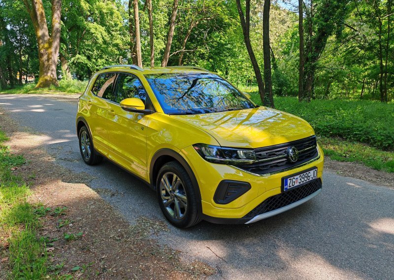 Vozili smo VW T-Cross 1.5 TSI DSG R-Line: Osvježeni, izuzetno praktični obiteljski B-SUV crossover