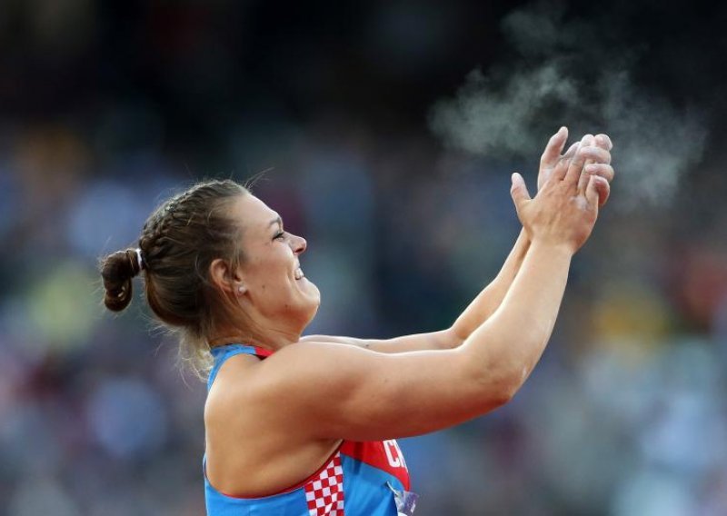 Dominant Perkovic wins gold in women's discus throw