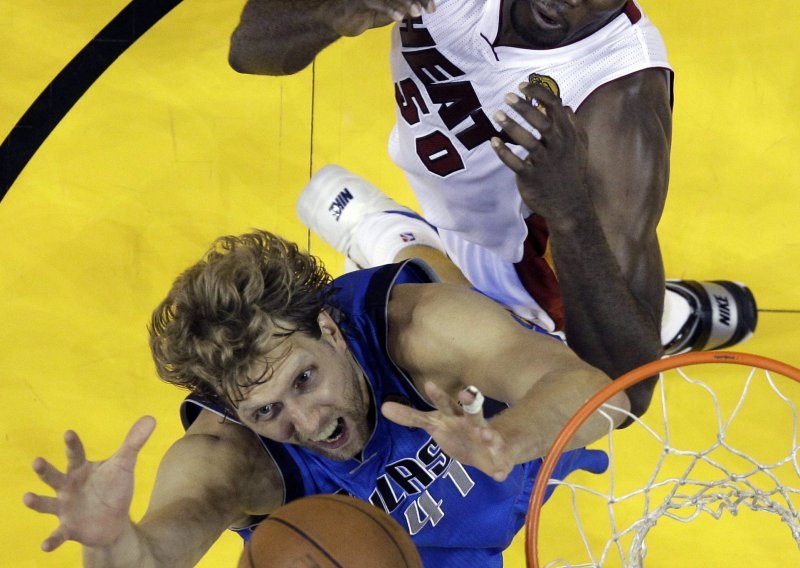 Wade provocirao, Nowitzki se osvetio