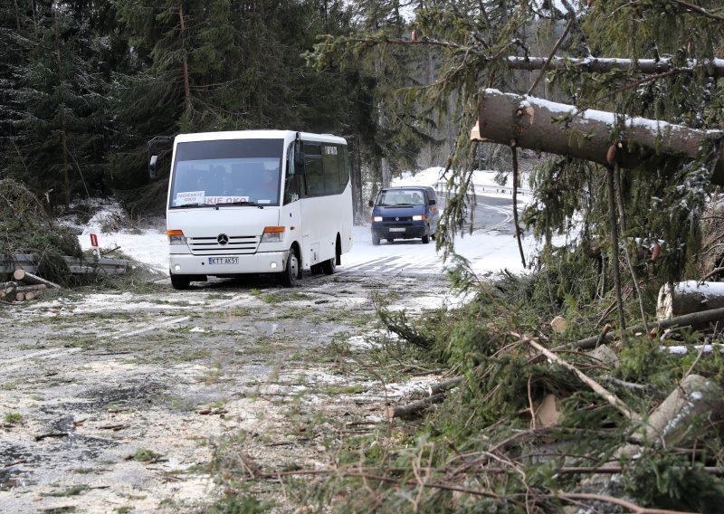 Veliko nevrijeme u Slovačkoj; paralizirana bolnica nedaleko Bratislave