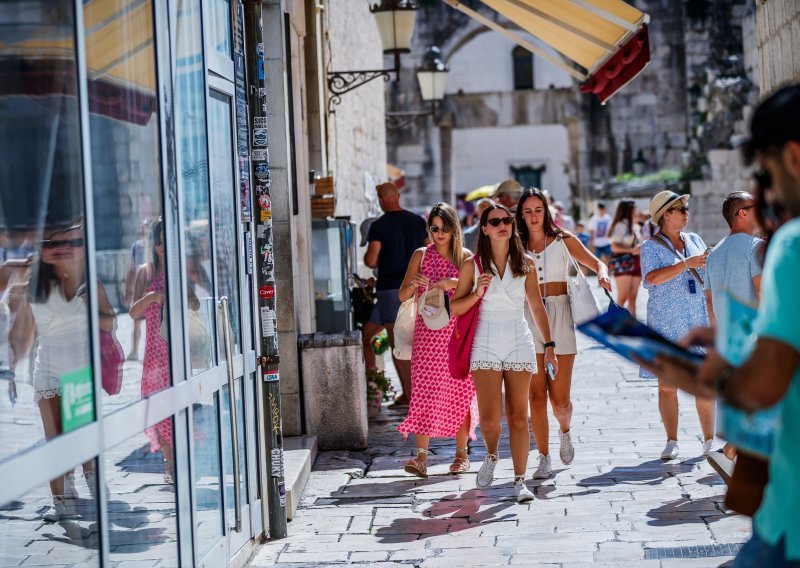 Policija uhitila dvojac iz BIH koji je pokradao turiste u centru Splita