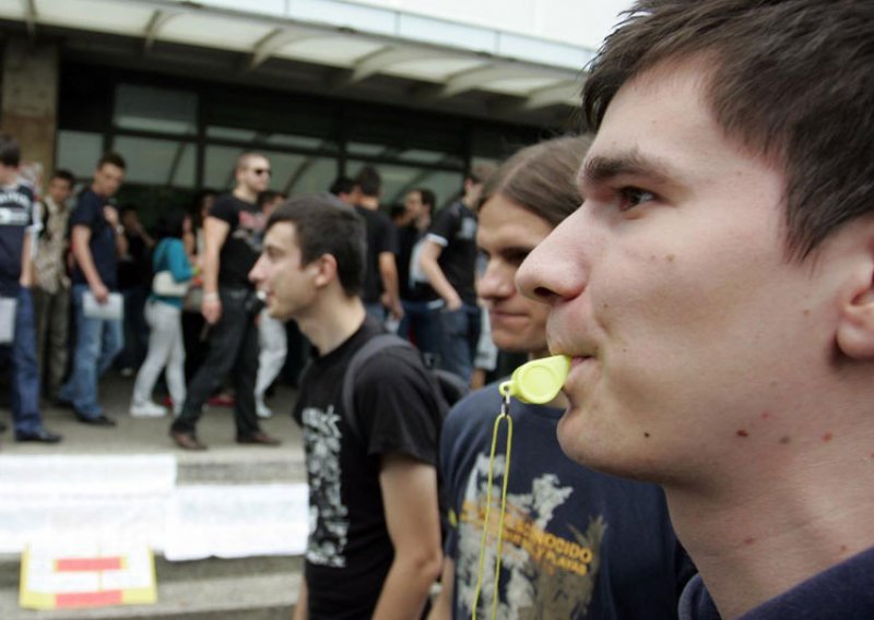 Studenti s navršenih 26 godina gube besplatno zdravstveno