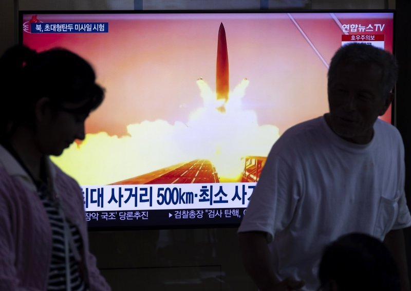 Sjeverna Koreja testirala novu balističku raketu koja nosi golemu bojnu glavu