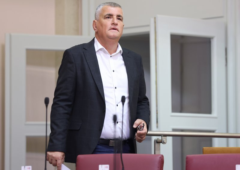 Bulj zatražio da se crnogorski parlamentarci proglase nepoželjnima u Hrvatskoj