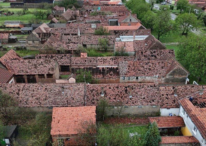 Tuča je doslovno uništila Bošnjake: Pogledajte fotografije iz zraka