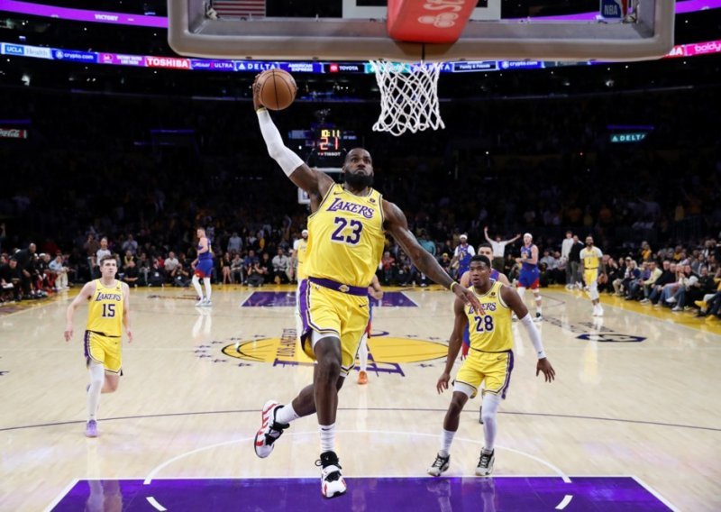 LeBron James potpisao novi ugovor s Lakersima; zaradit će 104 milijuna dolara