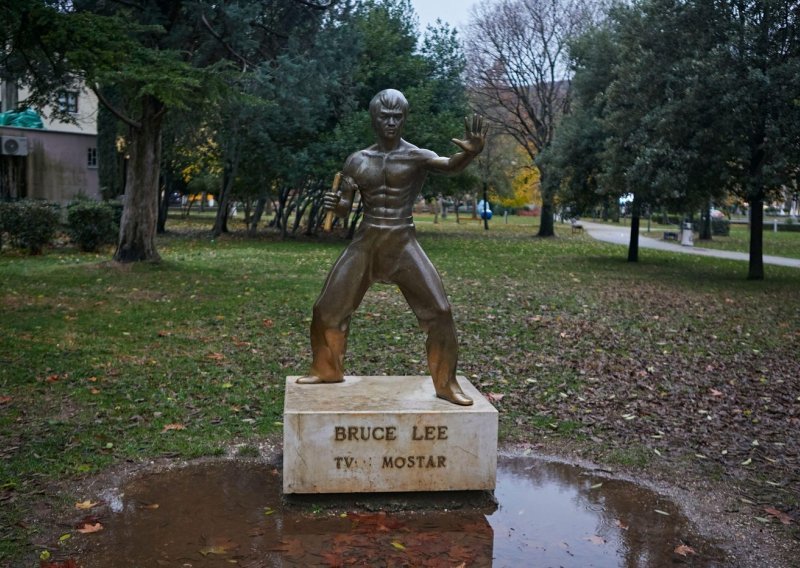 Lopov koji je ukrao kip Brucea Leeja ide u zatvor