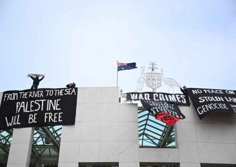 Propalestinski prosvjednici s krova australskog parlamenta poslali poruke