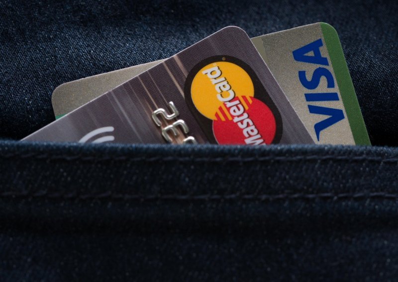 Visa i Mastercard produljuju limit naknada za strance u EU-u