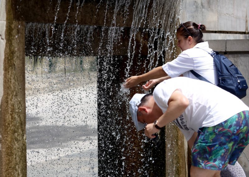 Crveni stupanj upozorenja na vrućinu, temperature će idućih dana rasti do 40