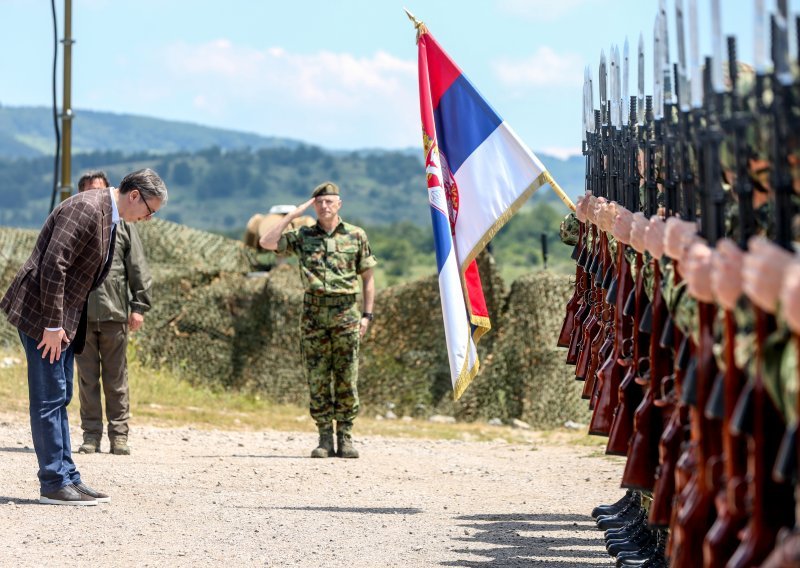 Burne reakcije: Što vojska Srbije radi u BiH?