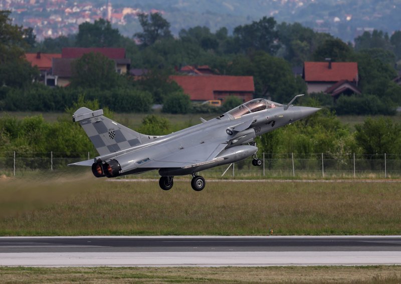 Letjet će borbeni avioni, probit će se zvučni zid, evo gdje