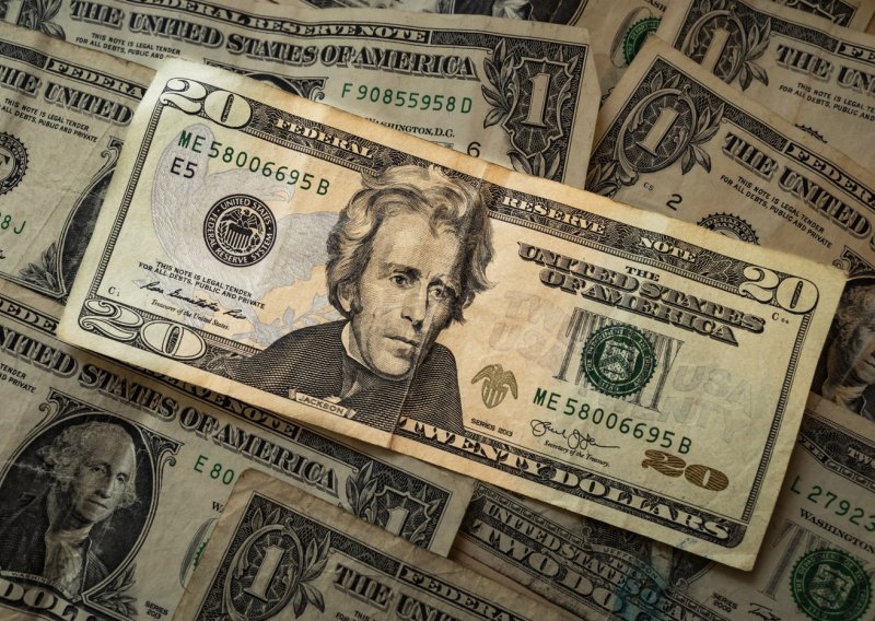 Dolar prema košarici valuta pao na najnižu razinu u mjesec dana
