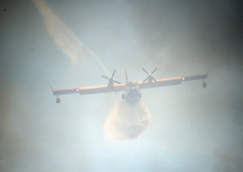 Uhićen Slovenac koji je vatrogasce ometao dronom: 'Požari nisu predstava za javnost'