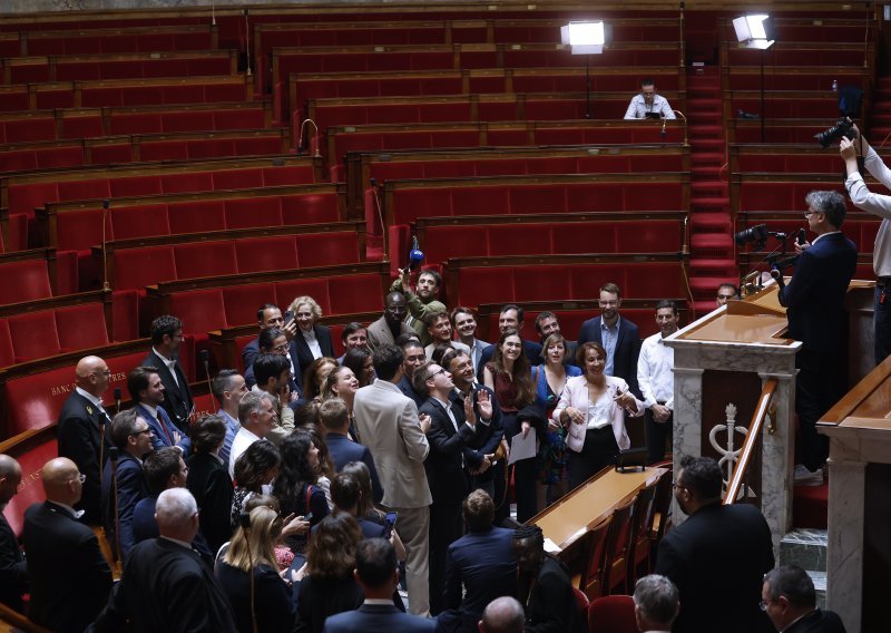 Ljevica i centristi natežu se oko sastavljanja francuske vlade