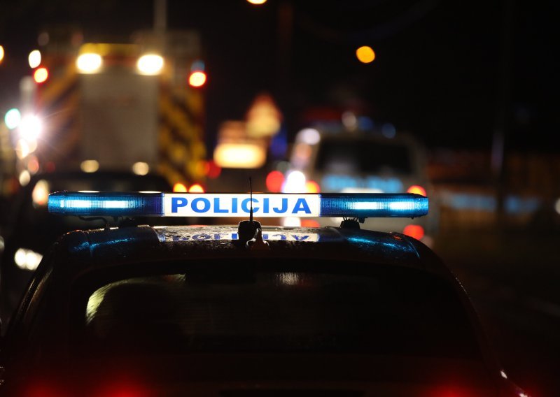 Policajac autom pogazio biciklista, koji je završio u bolnici