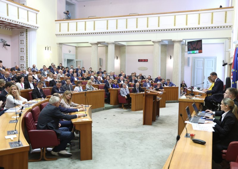 Zastupnici otišli na ljetni odmor, Jandroković: Želim da se u dobrom zdravlju nađemo sredinom rujna