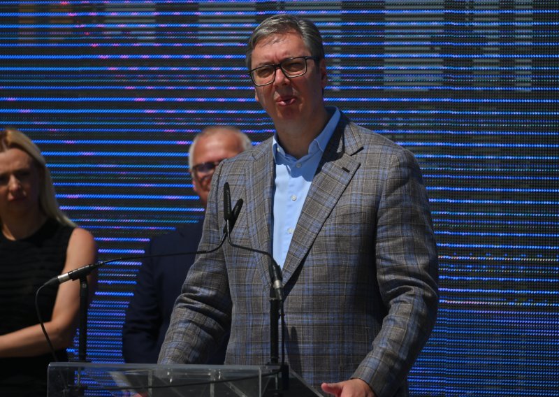 Vučić: U Zagrebu će reći da su mi uši klempave. Ružan sam, ali uši mi nisu klempave