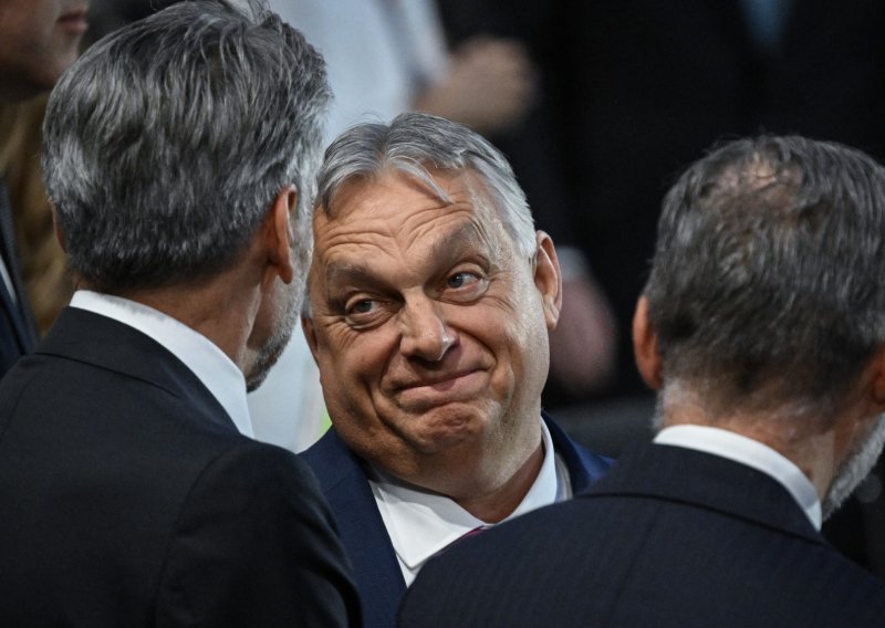 Orban opet okupio Habsburšku monarhiju: Stvaramo formaciju, 
nebo nam je granica