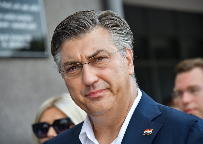 Plenković na summitu EPC-a: Teme su ruski barbarski rat i krijumčarske bande