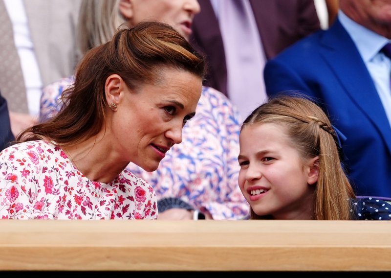 Preslatke teta i nećakinja: Princeza Charlotte i Pippa Middleton uskladile frizure i stajlinge