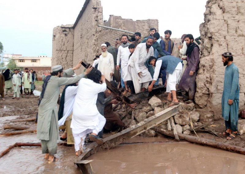 U razornoj oluji u Afganistanu poginulo oko 40 ljudi