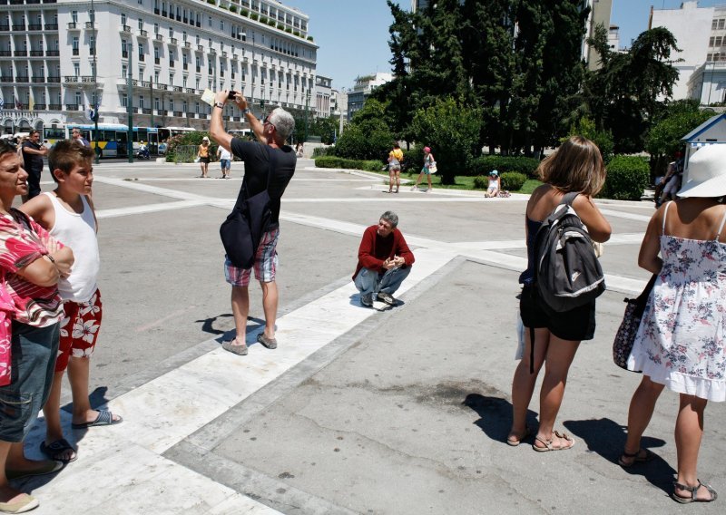 Grčka zbog visokih temperatura ograničila rad na otvorenom