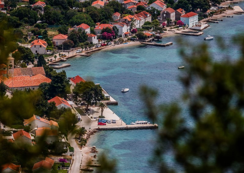 U moru kod Korčule utopio se muškarac: Zaronio i više nije isplivao