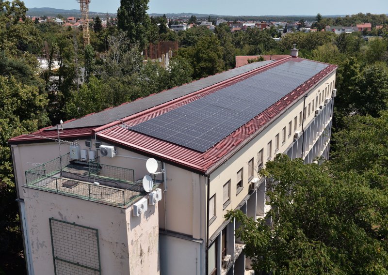 PMF u Zagrebu otvorio sunčanu elektranu: Investicija će se vratiti za pet godina