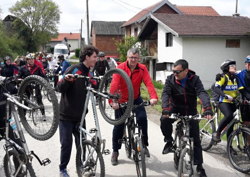 Od kleti do kleti, biciklom, bez sumnjivih nagiba