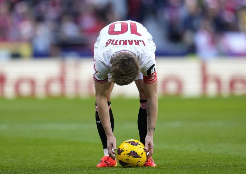 Rakitić se oglasio s dvije riječi i jednim emotikonom, ovo je Lovrenova reakcija