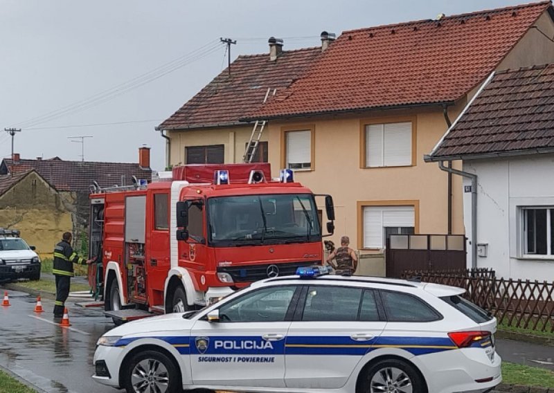 Opasno vrijeme: U Slavonskom Brodu jedan grom udario u kuću, drugi u kamion