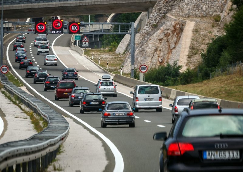 Zbog nesreće u tunelu Sveti Marko zastoji i kolone prema moru