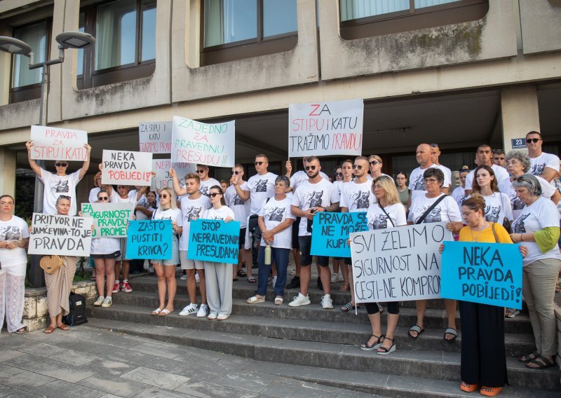 Prosvjed u Dubrovniku protiv puštanja na slobodu Albanke koja je skrivila prometnu nesreću