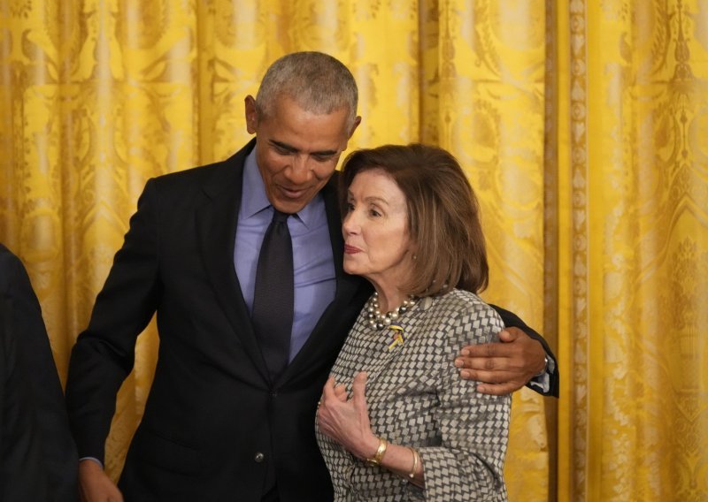 Brojni demokrati podržali su Kamalu Harris. Što čekaju Pelosi i Obama?