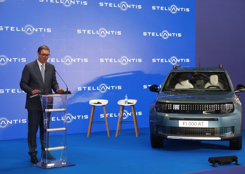 Vučić: Srbija će jedina na Balkanu serijski proizvoditi električne automobile