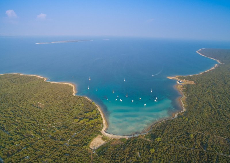 Daleko od buke i vreve: Ovo je otok s najljepšim pješčanim plažama na Jadranu