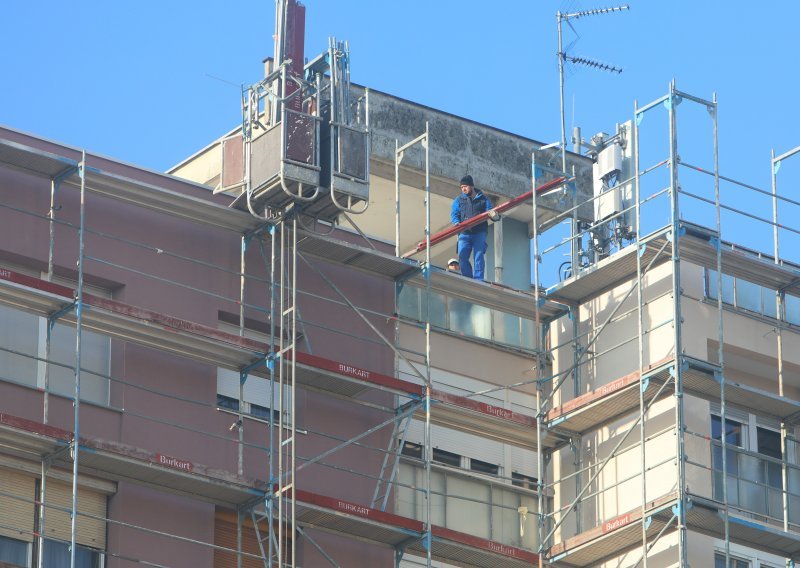 Produktivni smo manje od šest sati na dan, evo s čime se za vrijeme posla bavimo