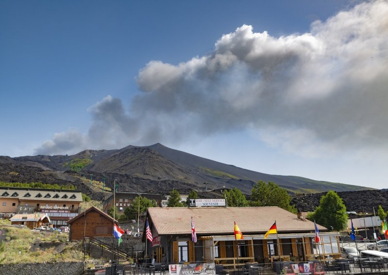 Erumpirala Etna, ponovno obustavljeni letovi na Siciliji