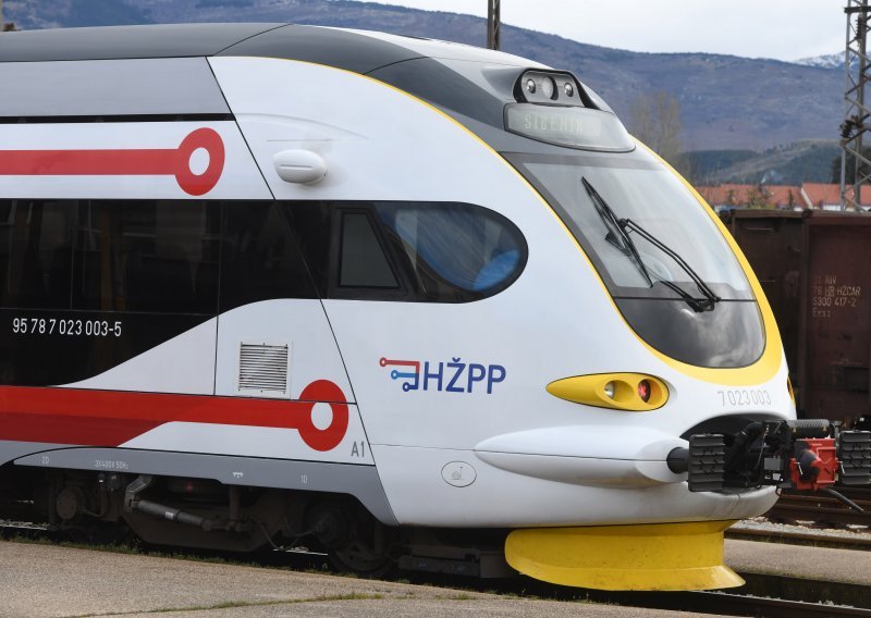 Stižu novi vlakovi između Splita i Zagreba, evo što će sve nuditi