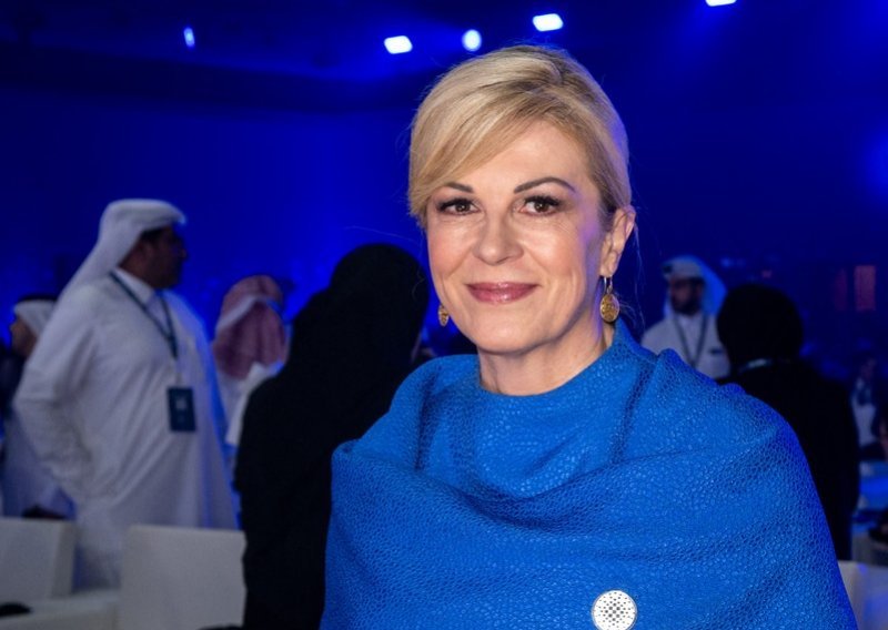 Kolinda stigla u Pariz pa pozirala s Emmanuelom Macronom: 'Uzbuđenje i iščekivanje'