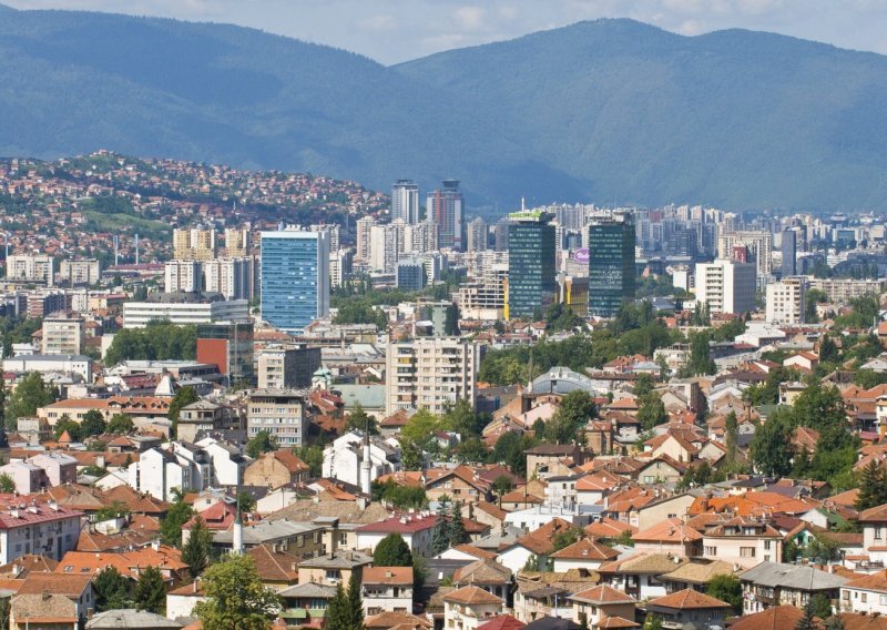 Susjedna država uvodi porez na prazne nekretnine, dogodilo im se što i nama