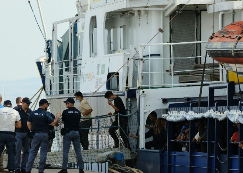 Dvoje poginulih i jedna nestala osoba u pomorskoj nesreći kod Sicilije