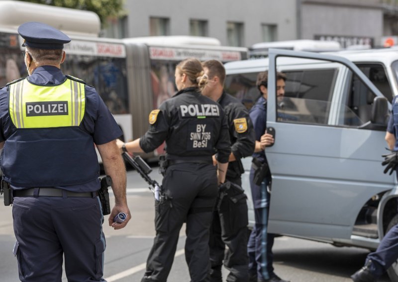 Sretan kraj potrage za trogodišnjakom, našli ga kako spava u hrpi rublja