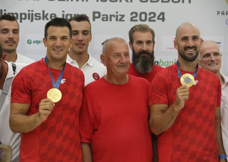 Vratio se dio hrvatskih olimpijaca, a među njima zlatna braća Sinković