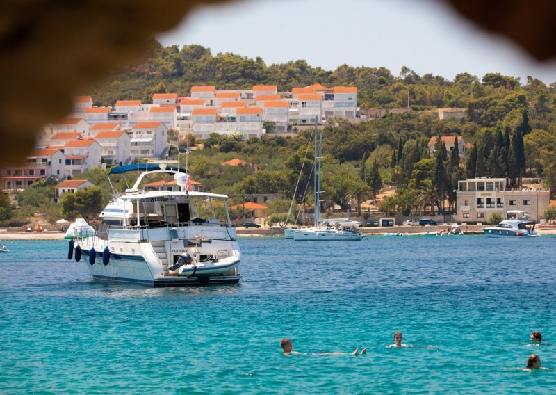 Šolta je prava Dalmacija u malom, pruža odmor za dušu i tijelo