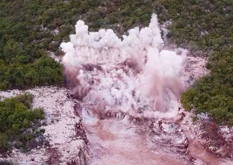 Miniranjem stijene počeli radovi na tunelu Kozjak, evo kako to izgleda