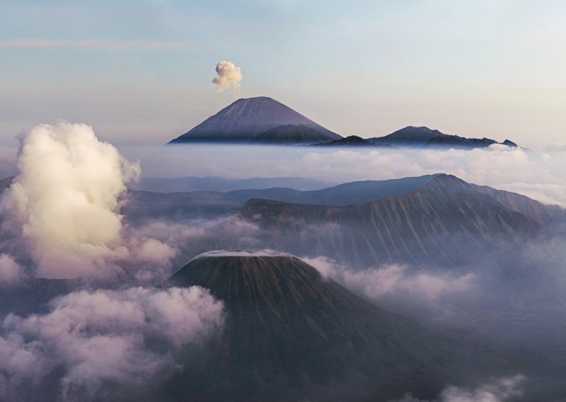 Pacifički vatreni prsten aktivan: Strah od tsunamija i erupcija nikad veći